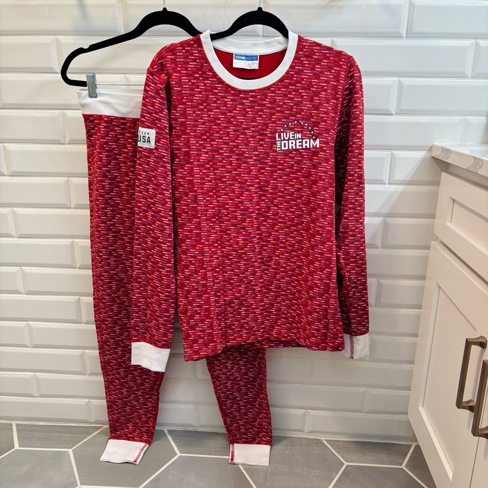 NWT Women’s Large Coordinates Inspirational Team USA Jogger SET in Red